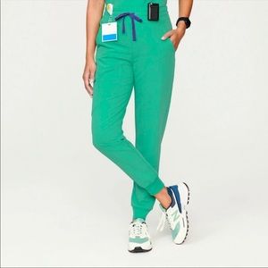 Figs women's Surgical Green Zamora™ - High Waisted Scrub Pants